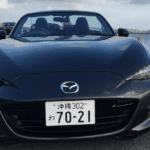 黒いオープンカー 沖縄